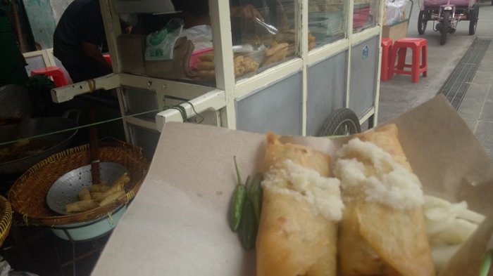 Lumpia di Jalan Malioboro.