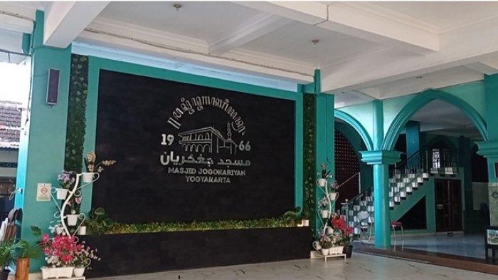 Masjid Jogokariyan Yogyakarta tetap menyelenggarakan salat tarawih berjemaah selama Ramadan tahun ini.