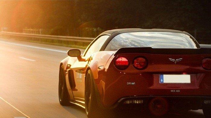 Ilustrasi mimpi mengendarai mobil