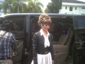 Alphard Inul: Lebih dari Sekadar Mobil Mewah, Simbol Prestasi dan Gaya Hidup