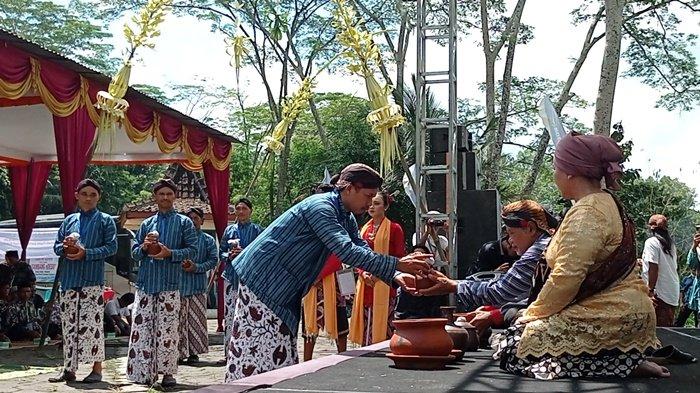Kala Transmigran Bedol Desa di Rejang Lebong Kembali Sambangi Kampung ...