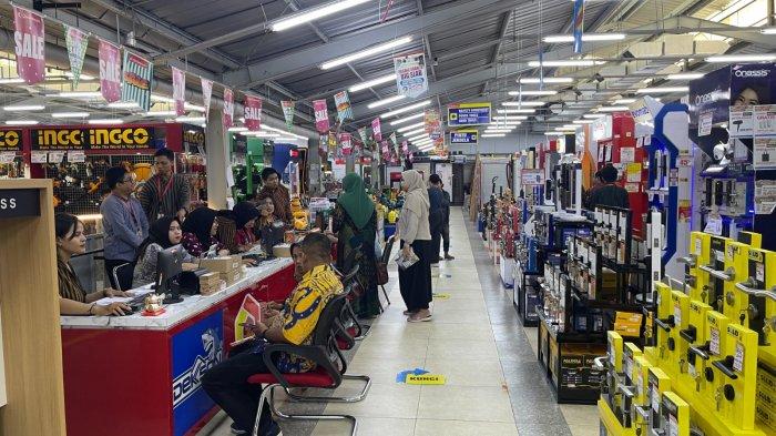 PROMO ULANG TAHUN : Rayakan ulang tahun ke-17 Qhomemart sebagai pusat grosir belanja terlengkap untuk kebutuhan pembangunan rumah dan isi rumah, hadirkan promo spektakuler yang dapat dinikmati customer loyal mulai dari 24 Juni hingga 31 Juli 2025.