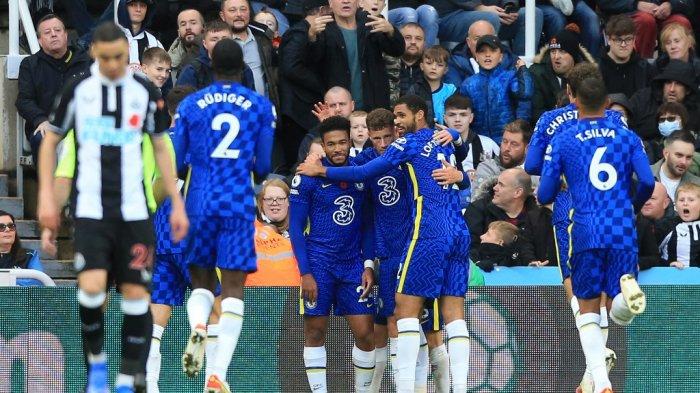Reece James merayakan gol di Liga Inggris antara Newcastle United vs Chelsea di St James' Park di Newcastle-upon-Tyne, timur laut Inggris pada 30 Oktober, 2021.