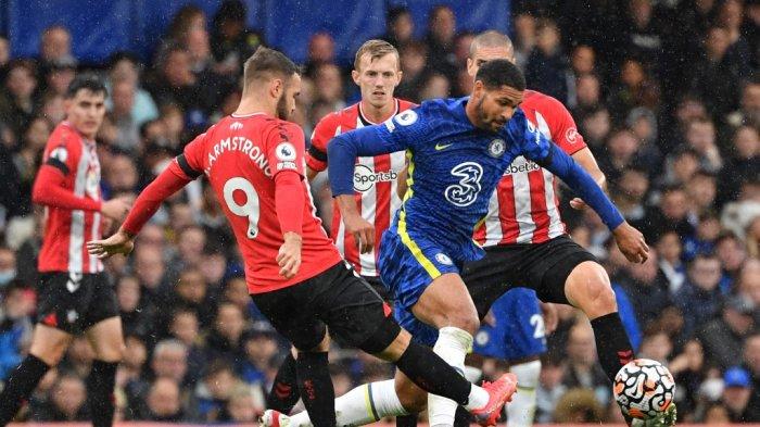 Ruben Loftus-Cheek di Liga Inggris antara Chelsea vs Southampton di Stamford Bridge di London pada 2 Oktober 2021.