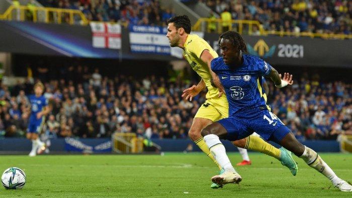 Trevoh Chalobah dan Pervis Estupinan di Piala Super Chelsea vs Villarreal di Windsor Park di Belfast pada 11 Agustus 2021.