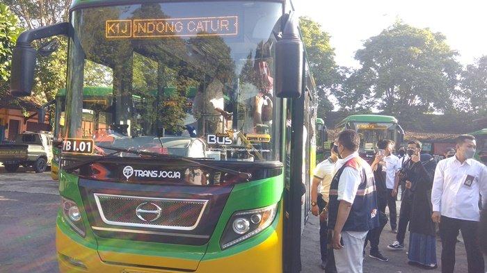Dinas Perhubungan DIY saat melakukan uji coba rute ke Kaliurang menggunakan TransJogja