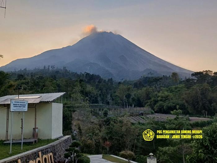 Pagi Ini, Merapi Luncurkan Dua Kali Guguran Lava