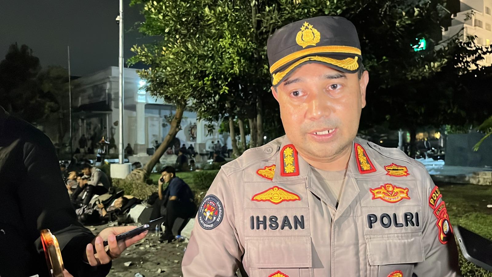 Geger! Polisi Sikat Sejumlah Orang di Tengah Ricuh DPRD DIY