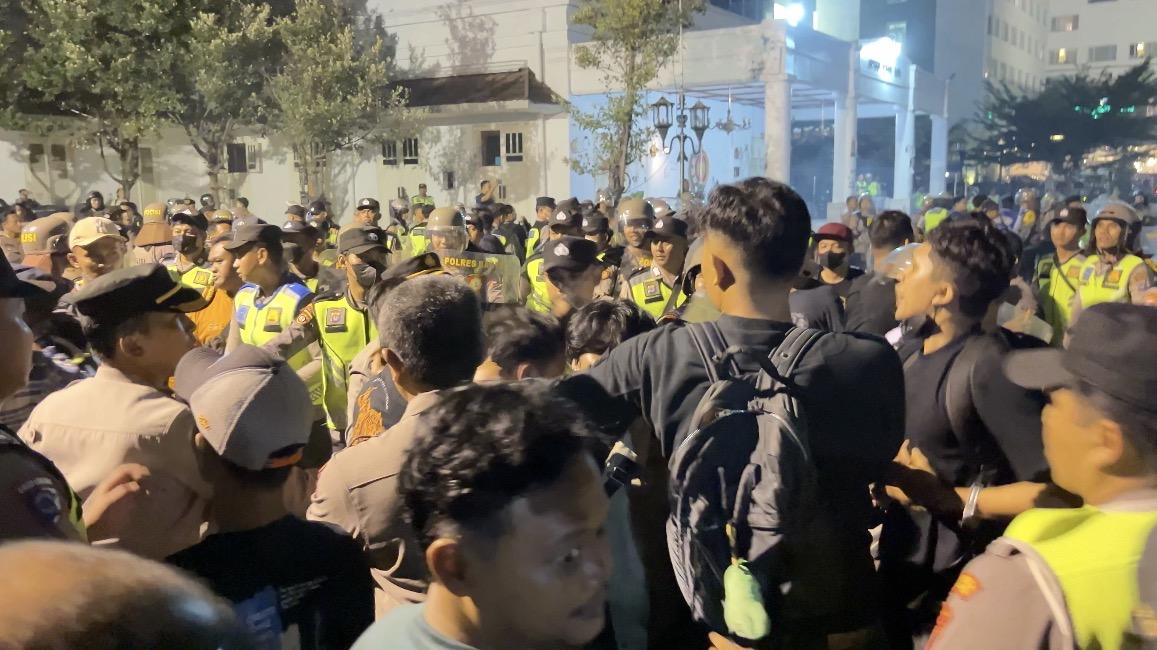 Tiga Mahasiswa UGM Dirawat Akibat Bentrok di DPRD DIY