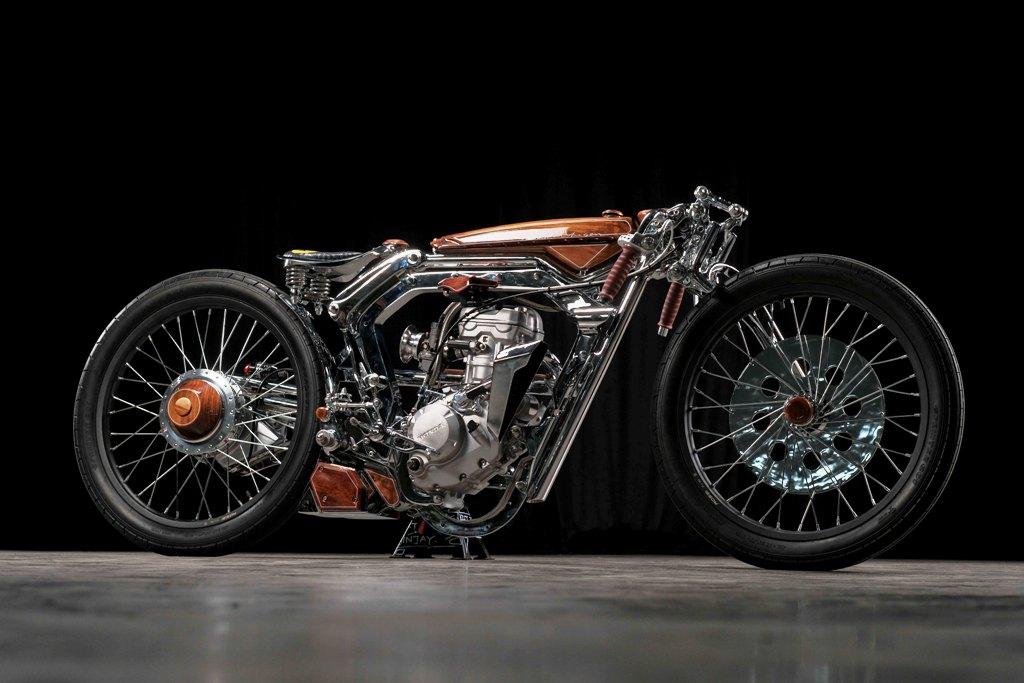 Karya Builder Madura, Honda CB150R Bertangki Jati Sabet Juara Kustomfest 2026