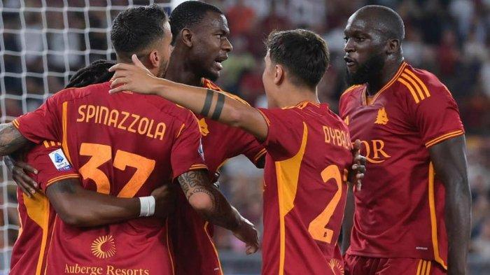 Selebrasi pemain AS Roma pada pertandingan kontra Empoli di Stadio Olimpico, Senin (18/9/2023) WIB. Klub asuhan Jose Mourinho ngamuk, cetak tujuh gol tanpa perlawanan dari tim lawan.