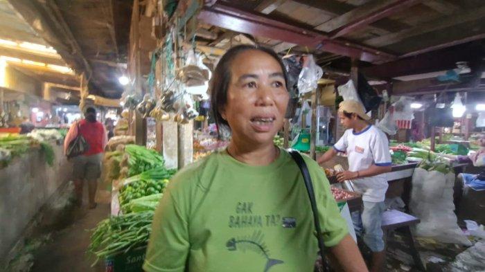 Agus Deborah pembeli cabai, saat diwawancarai awak media, Kamis (14/12/2023) pagi tadi.
