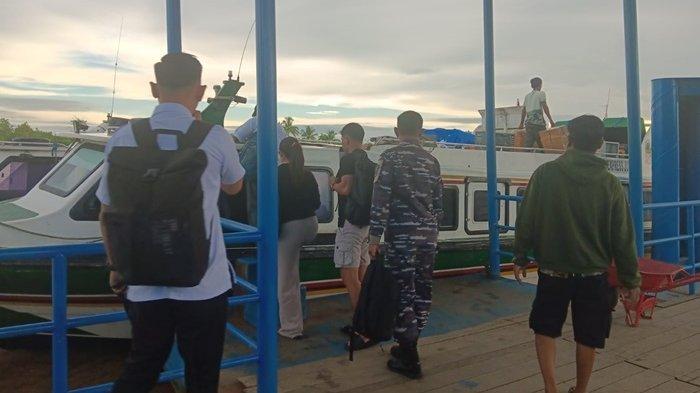 ANGKUTAN AIR – Aktivitas penumpang di Pelabuhan Kayan II yang hendak bertolak menuju Tarakan, Minggu (1/6/2025) (TribunKaltara.com / Desi Kartika Ayu Nuryana)