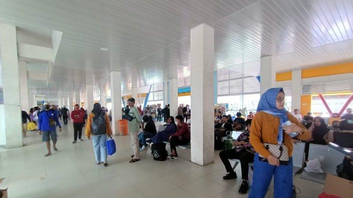 Aktivitas penumpang di Pelabuhan Tengkayu Satu Tarakan sebelum keberangkatan menuju rute tujuan. TRIBUNKALTARA.COM/ANDI PAUSIAH