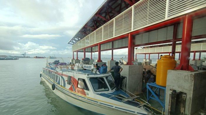 Aktivitas penumpang menunggu keberangkatan di Pelabuhan Tengkayu Satu Kota Tarakan.