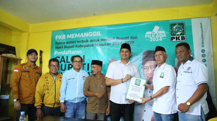 Wakil Ketua DPRD Kalimantan Utara (Kaltara), Andi Akbar mendaftar ke Sekretariat DPC Partai Kebangkitan Bangsa (PKB) di Nunukan, Sabtu (27/04/2024).