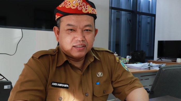 PENGANGKATAN CPNS DITUNDA – Plt Kepala BKAD Kaltara, Andi Amriampa saat diwawancara media tentang penjadwalan ulang atau penundaan pengangkatan CPNS dan PPPK hasil seleksi tahun 2024