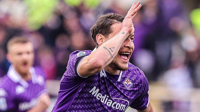 Andrea Belotti ketika mencetak gol untuk Fiorentina, pada pertandingan Liga Italia Serie A 2023/2024. (Instagram @acffiorentina)