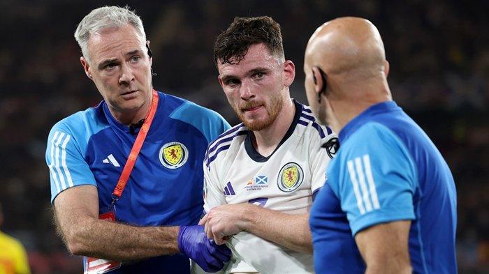 Andy Robertson ditarik keluar usai pemain Liverpool itu alami cedera di laga Skotlandia vs Spanyol,