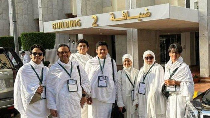 Anies Baswedan dan keluarga saat melaksanakan Ibadah Haji di Tanah Suci Arab Saudi (instagram/@aniesbaswedan)