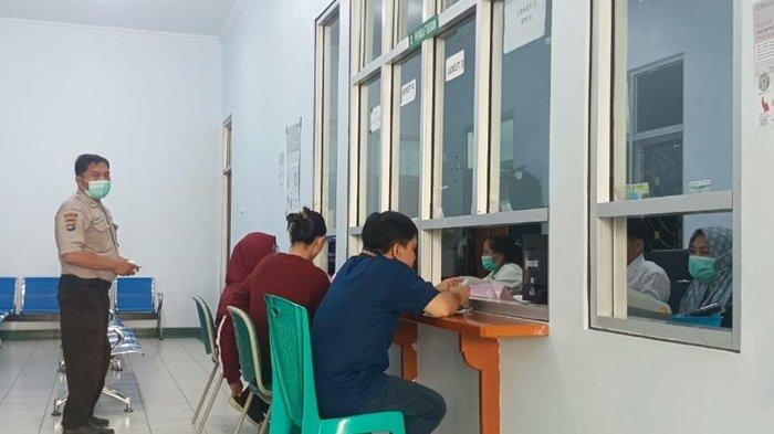 Antrean layanan kesehatan di RSUD Malinau, Kalimantan Utara
(TRIBUNKALTARA.COM / MOHAMMAD SUPRI)