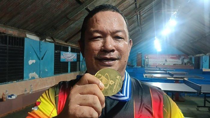 Atlet tenis meja PWI (Persatuan Wartawan Indonesia) Kabupaten Nunukan, Kalimantan Utara (Kaltara) rengkuh medali emas dalam ajang Pekan Olahraga Wartawan Daerah (Porwada) I Kaltara, Jumat (15/12/2023), malam.