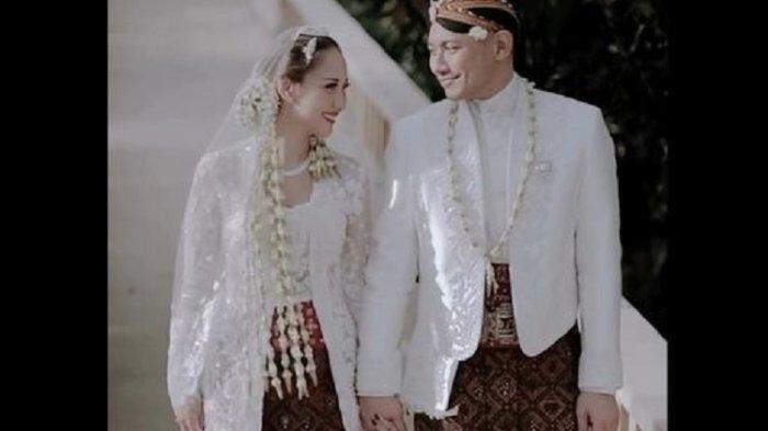 Bunga Citra Lestari alias BCL resmi menikah dengan Tiko Aryawardhana di salah satu vila mewah di Bali pada Sabtu (2/12/2023).