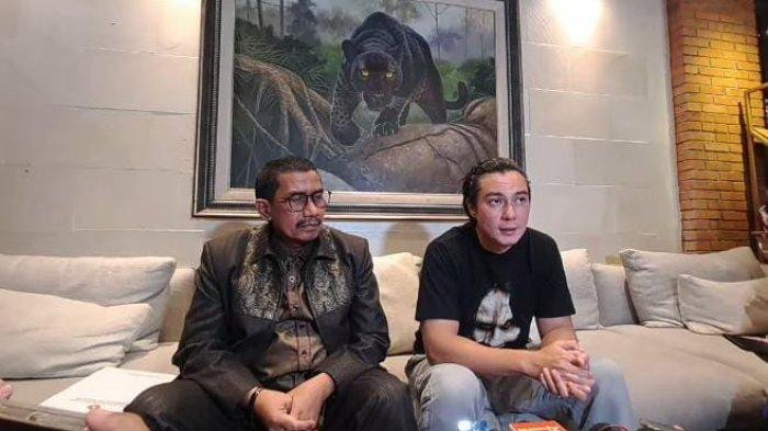 Baim Wong menggelar konferensi pers dan resmi melayangkan gugatan cerai kepada Paula Verhoeven. (YouTube Intens Investigasi)