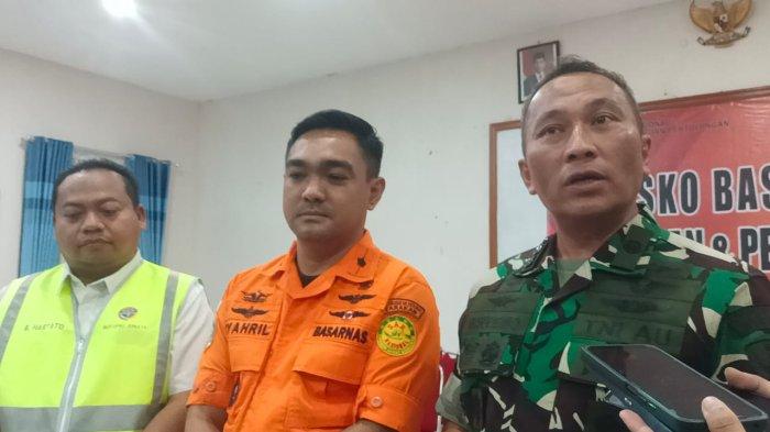 Komandan Lanud Anang Busra Tarakan, Kolonel Pnb Bambang Sudewo didampingi Kepala Basarnas Tarakan, Syahril dan Kepala UPBU Juwata Tarakan, Bambang Hartato.