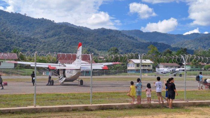 Bandara S Tipa Padan di Binuang, Krayan Tengah, Nunukan.
