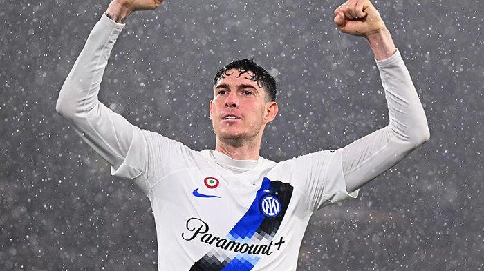 SASARAN SINDIRAN - Bek Inter Milan, Alessandro Bastoni diduga ikut menjadi sasaran sindiran yang dilontarkan Lautaro Martinez seusai Nerazzurri tersingkir dari Piala Dunia Antarklub, Selasa (1/7/2025).