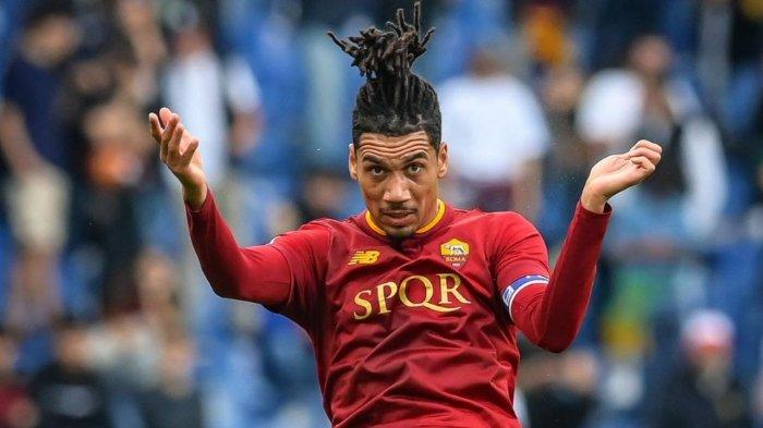 Bek tengah AS Roma, Chris Smalling - Pemain 34 tahun itu tumbang saat bertanding melawan Udinese pada laga lanjutan di Bluenergy Stadium, Jumat (26/4/2024). Imbasnya, Daniele De Rossi akan kekurangan lini bertahan untuk laga kontra Napoli pekan depan.