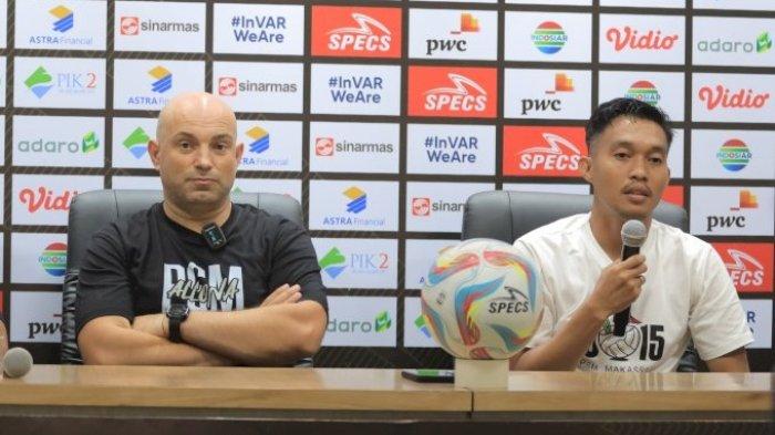 TAVARES PUTAR OTAK - Bernardo Tavares (kiri) saat press conference PSM beberapa waktu lalu. Jelang laga Borneo FC vs PSM di Liga 1, pelatih PSM Makassar yakni Bernardo Tavares harus putar otak melawan Pesut Etam karena sejumlah pemainnya akan absen.