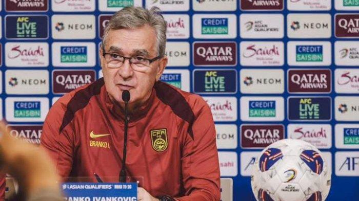BRANKO IVANKOVIC DIPECAT - Branko Ivankovic saat konferensi pers China vs Jepang tahun 2024 lalu. Gagal bawa China lolos ronde keempat Kualifikasi Piala Dunia 2026 gegara kalah 0-1 saat lawan Timnas Indonesia, Branko Ivankovic dipecat oleh CFA.