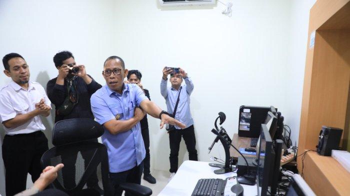 ALAT KESEHATAN MODERN - Peresmian pengoperasian alat kesehatan baru, yakni MRI di RSD Soemarno Sosroatmodjo Tanjung Selor oleh Bupati Bulungan Syarwani pada Rabu (23/04/2025).