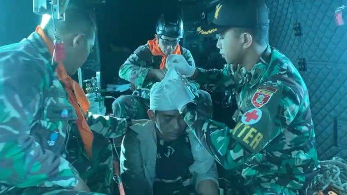 Pilot pesawat perintis PK SNE Smart Air, Capt MYusuf saat dievakuasi dari titik jatuhnya pesawat dan dibawa ke Tarakan. ISTIMEWA