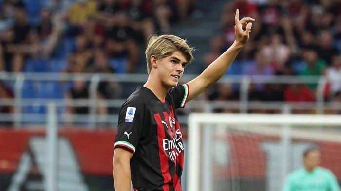 Charles De Ketelaere kala berseragam AC Milan.