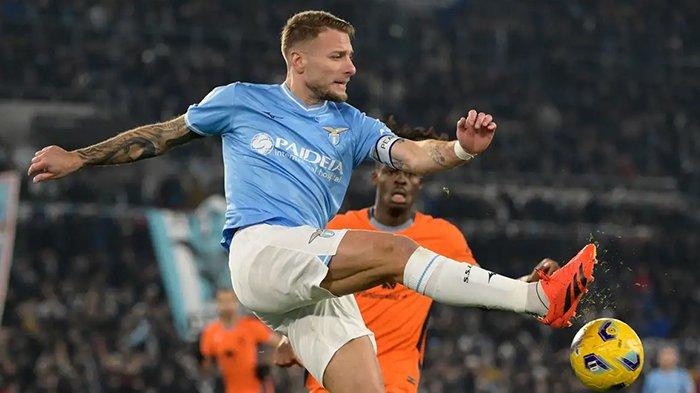 Penampilan bomber Lazio, Ciro Immobile saat menghadapi Inter Milan di Liga Italia Serie A pada  18 Desember 2023.