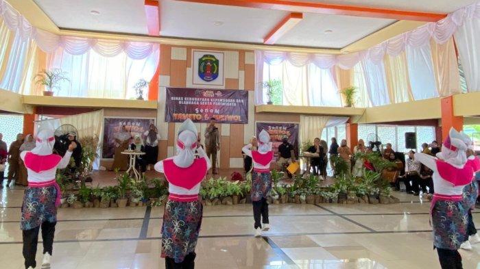 Dalam rangka HUT ke-25 Kabupaten Nunukan, puluhan regu mengikuti lomba Senam Yameto dan Lukiwol di Paras Perbatasan, Rabu (07/08/2024), siang.