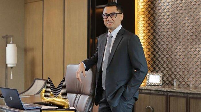 Direktur Utama PT PLN (Persero) Darmawan Prasodjo meraih penghargaan The Best Industry Marketing Champion 2023 pada sektor Infrastruktur & Utilities ajang Marketeer of The Year 2023.