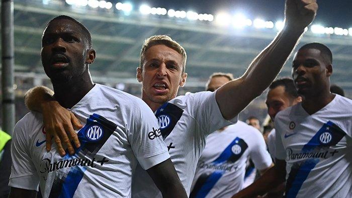 Selebrasi Davide Frattesi (tengah) dan Marcus Thuram pada laga Torino vs Inter Milan, giornata 9 Liga Italia, di Stadion Olimpico Grande Torino, Sabtu (21/10/2023).