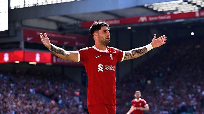Dominik Szoboszlai saat selebrasi usai mencetak gol ke gawang Aston Villa, Liverpool menang 3-0