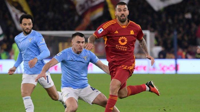 Duel pemain AS Roma melawan Lazio - Jelang Derby della Capitale gelandang Lazio tebar ancaman hingga sesumbar bakal kembali menjinakkan Serigala Ibu Kota pada laga Serie A Liga Italia pekan 31 nanti.