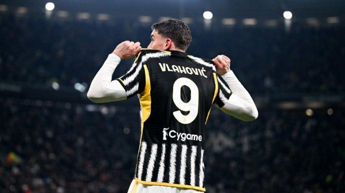 Selebrasi pemain Juventus, Dusan Vlahovic usai cetak gol ke gawang Inter Milan pada Liga Italia Serie A, Senin (27/11/2023).