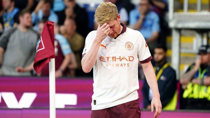Ekspresi gelandang Man City Kevin De Bruyne saat diserang cedera dalam pertandingan melawan Burnley di Liga Inggris pekan pertama, Sabtu (12/8/2023). (Twitter)