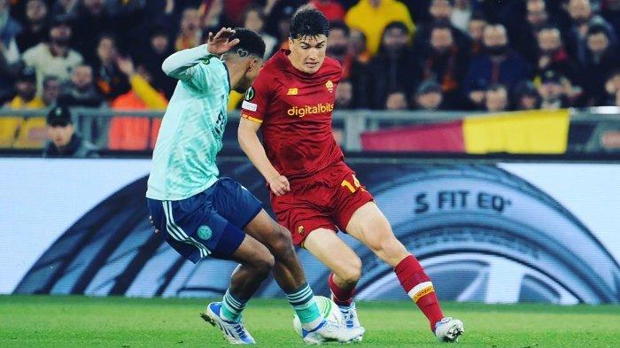Striker AS Roma, Eldor Shomurodov - Pemain asal Uzbekistan itu akan dilego pada bursa transfer Januari mendatang karena lini depan Giallorossi saat ini sudah sesak.