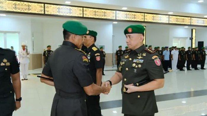 FOTO Danrem 092 Maharajalila Brigjen Adek Chandra Kurniawan saat Sertijab di Balikpapan. Jelang HUT ke-79 TNI, TribunKaltara.com sajikan profil Danrem 092 Maharajalila Brigjen TNI Adek Chandra Kurniawan.