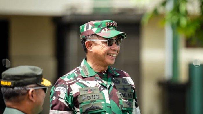 FOTO Panglima TNI Jenderal TNI Agus Subiyanto. Inilah daftar Jenderal ikut Serah Terima Jabatan atau Sertijab di depan Panglima TNI Jenderal TNI Agus Subiyanto usai mutasi TNI terbaru.