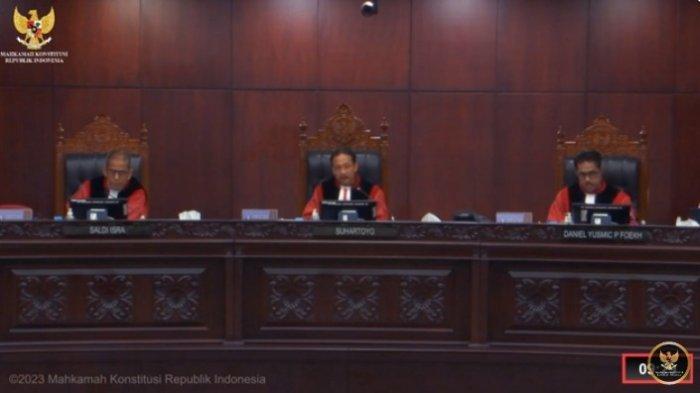 FOTO Suasana sidang gugatan UU Pilkada yang diajukan Wali Kota Tarakan dr Khairul hari ini.  