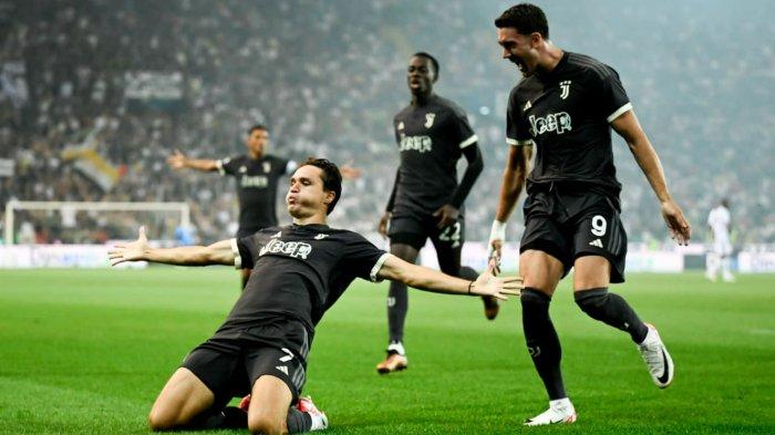 Selebrasi pemain Juventus, Federico Chiesa setelah mencetak gol ke gawang Udinese berkat assist Dusan Vlahovic pada pekan pertama Liga Italia Serie A 2023/2024.